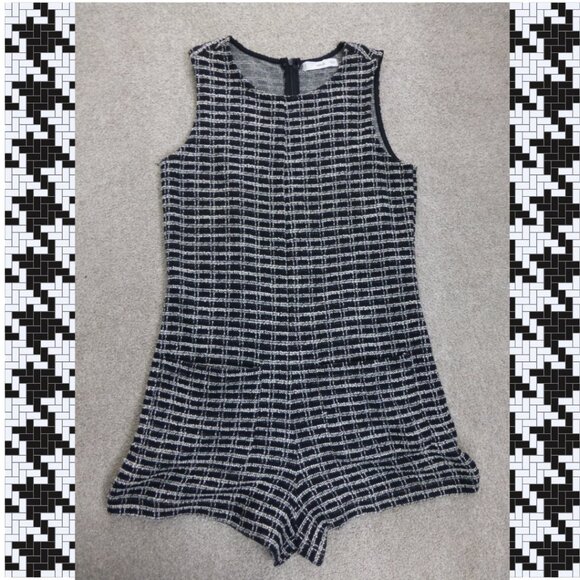 MNG (Mango) short tweed romper with front pockets (Size S) - Picture 2 of 10